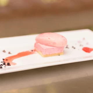 ルージュフロマージュ 紫蘇アイスと赤スグリの酸味