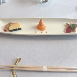 3種の前菜。右から左に甘くなっていきます。