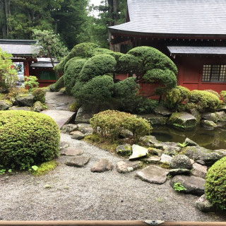 二荒山神社の控え室前の日本庭園