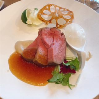 肉料理。柔らかく美味しかったです。