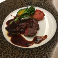 メインのお肉料理