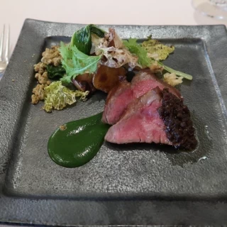 メインの肉料理です