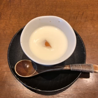 デザートの杏仁豆腐
濃厚で上品。
