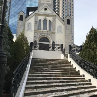 大階段でのフラワーシャワー