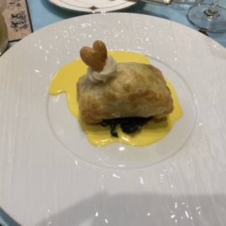パイの中にお肉が入っていて、ハート型のパイがかわいかったです