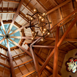 吉野杉でできた天井|534932さんのセント ラファエルチャペルの写真(800780)