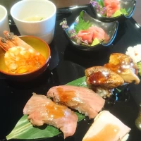 肉寿司がとても美味しかったです。