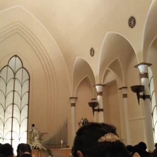 チャペルの天井は高いです