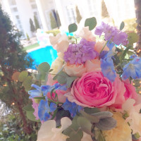 素敵なテーブル装花とプール