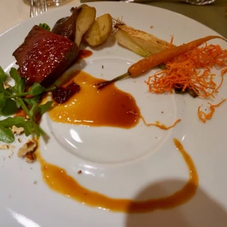 メインのお肉も柔らかくでとても美味しかったです