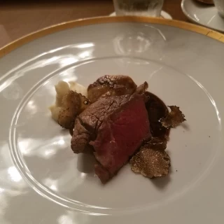 フォアグラ添え牛肉