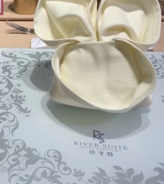 ディズニーテーマ結婚式 が挙げられます 目の前に鴨川が見えて京都を感じることができます ガラス張りで 口コミ 評判 リバースイート京都鴨川迎賓館 ウエディングパーク ディズニーテーマ結婚式 が挙げられます 目の前に鴨川が見えて京都を感じることができます ガラス張りで 口コミ 評判 リバースイート京都鴨川迎賓館 ウエディングパーク