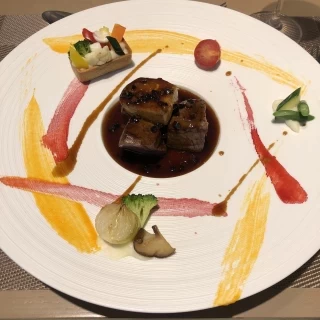 試食の栃木和牛とフォアグラのロッシーニ。美味でした。