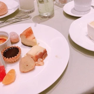 デザートビュッフェもたくさんwどれも美味しいです♩