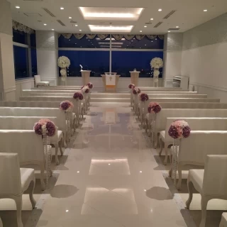 夜のチャペルも素敵です