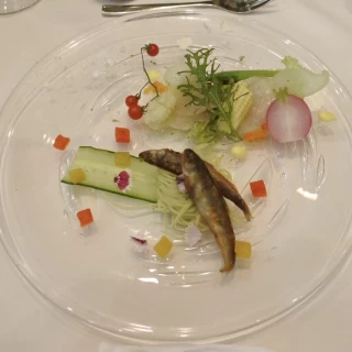 縞鰺の燻製と鮮魚のフリット