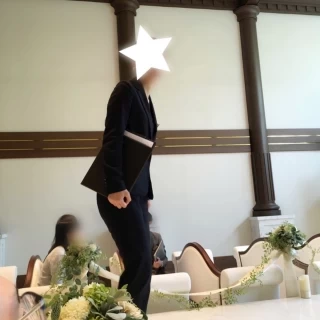 バージンロードはやや高めの位置にありました。