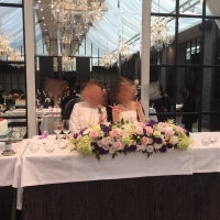 装花も大人っぽい色合いで会場にマッチしてました。