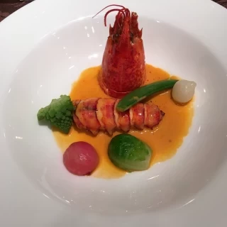 魚料理
オマール海老ぷりぷりでした。