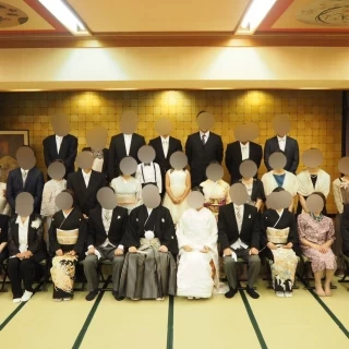 挙式後の集合写真です。