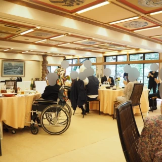 車椅子でも十分な空間です。