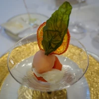 見た目も華やかなお料理です