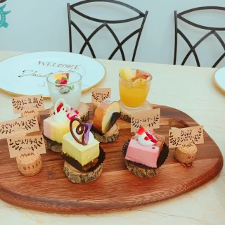 ビュッフェのケーキ