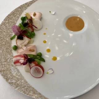 試食会でいただいた、オマールエビです！！