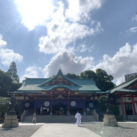 門からみた日枝神社