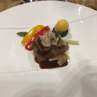 メインのお肉料理です。