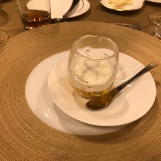 お肉料理のあとのお口直しに出てきました。