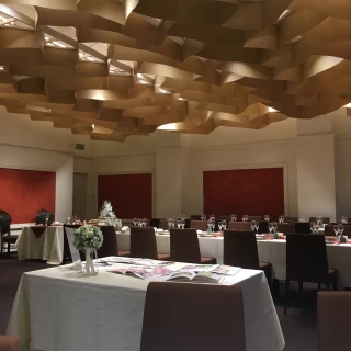 建物の入り口入ってすぐが披露宴会場になっていました。