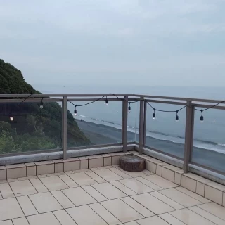 披露宴会場のテラスからは海がよく見えます。