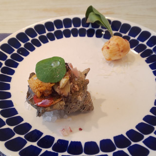 サザエのアミューズ
ウニも入っていて美味しいです。