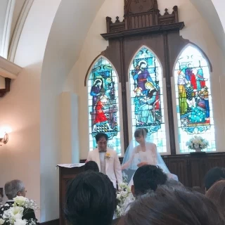 人前式です。自然の光が差し込み綺麗でした