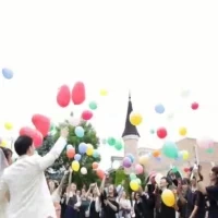盛り上がったバルーンリリース