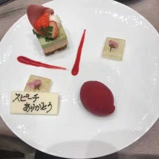 コース内のデザートプレート