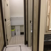 お手洗いにはおむつ替え台も