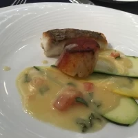 メイン料理のホタテ