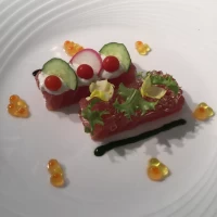 前菜のマグロ