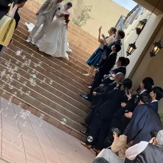 挙式後のフラワーシャワー