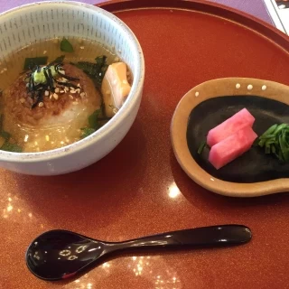 〆にお茶漬けを出していただくことも可能です。