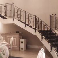 披露宴会場3
鏡張りが特徴。写真は階段の様子。