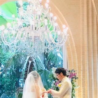 大きな窓があるため光が入りとても明るい挙式会場です！