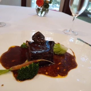 レストランでのブライダルフェア試食、お肉。