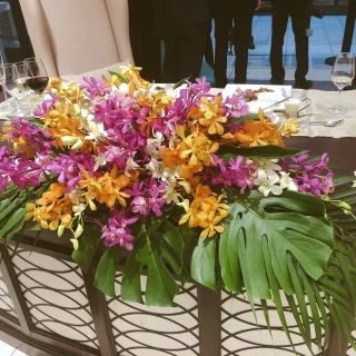 新郎新婦テーブルの花です