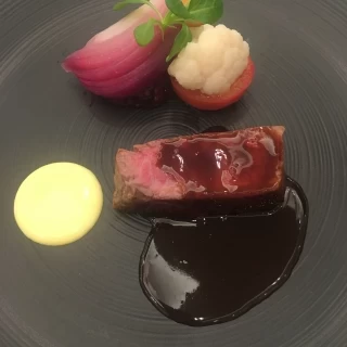 メインのお肉料理です。