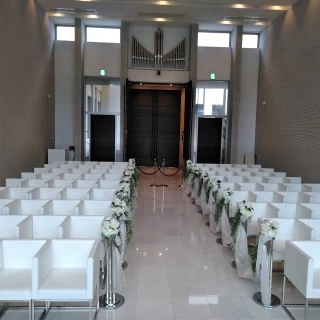 席が一人分確保されています。着脱も可能です。90人座れます