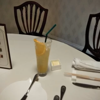 夏みかんのジュースです。さっぱりしていて美味しいです
。