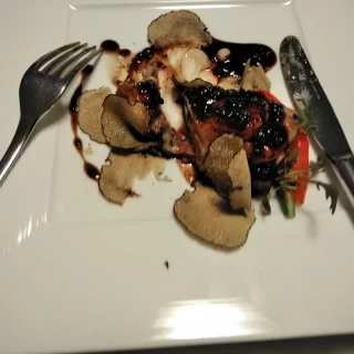和牛フィレ肉とフォアグラのコラボレーション。舌がとろけそう。